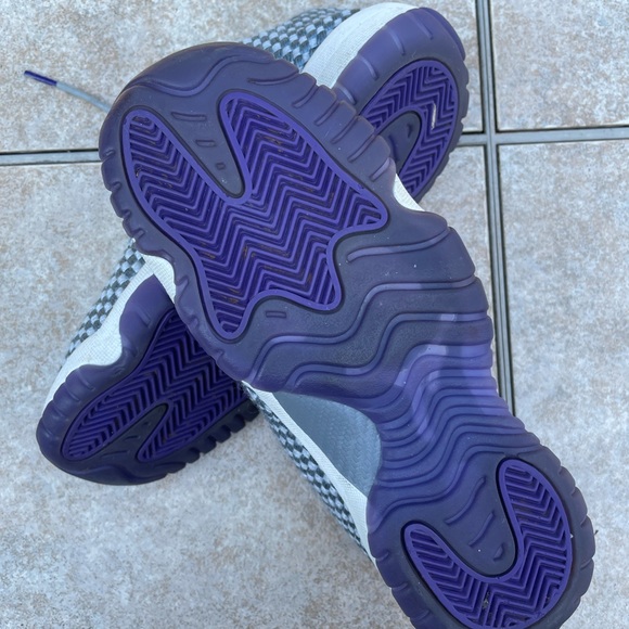 Jordan Future Low GS Wolf Grey - Picture 13 of 14